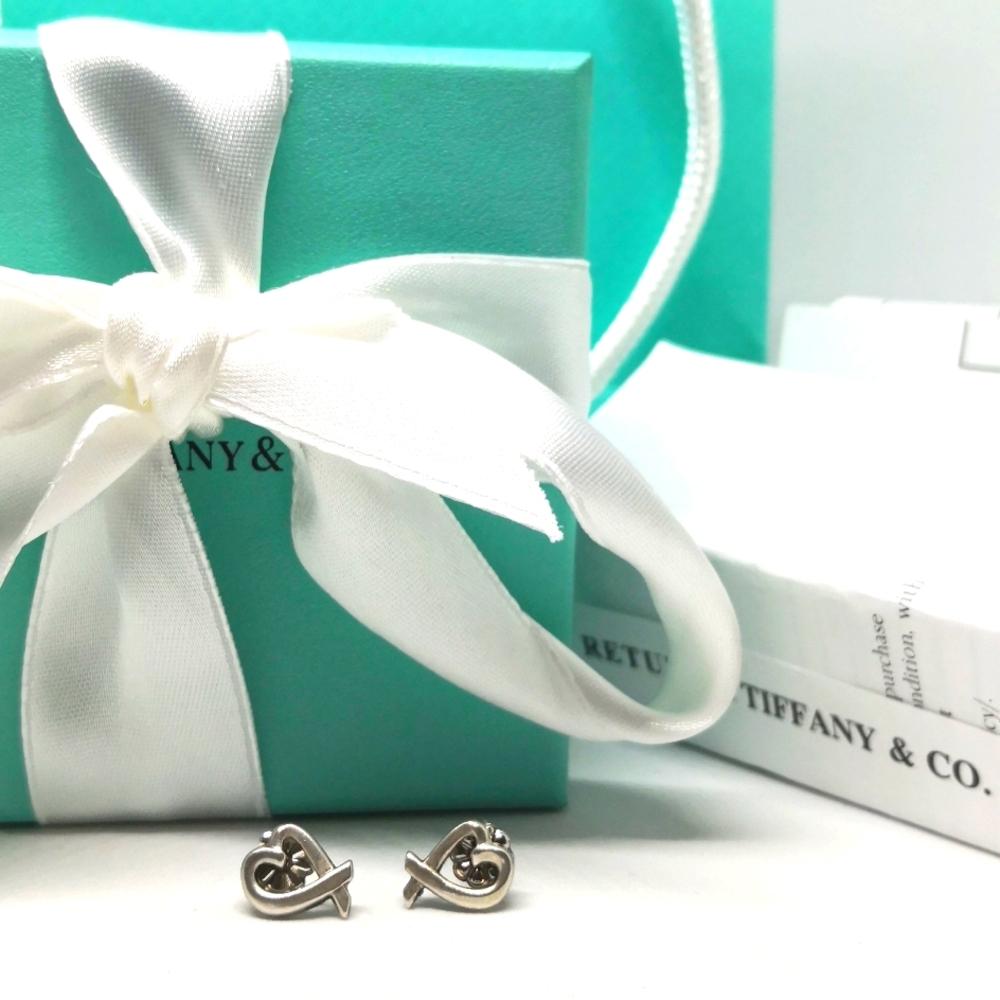 Tiffany earrings 🤩.Paloma Picasso® Loving Heart Earrings